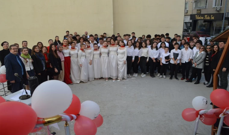 Kırklareli Final Akademi Anadolu Lisesi Öğrencileri, 29 Ekim’i Coşkuyla Kutladı