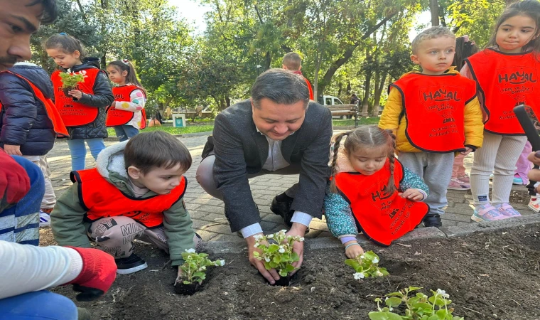 Gençlik Parkı miniklerle “çiçek” gibi oldu